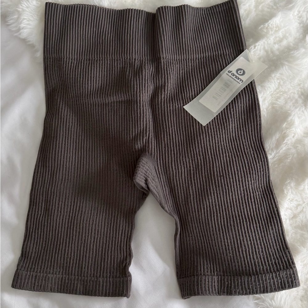 Ribbed Woman’s Shorts - Olive